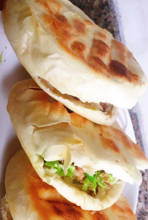 自制肉夹馍，咸香美味惹人爱（教你轻松制作手感好，香气浓郁的肉夹馍）  第2张