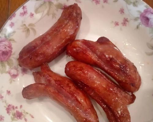 自制肉肠的制作方法（手把手教你制作香喷喷的自制肉肠）  第3张
