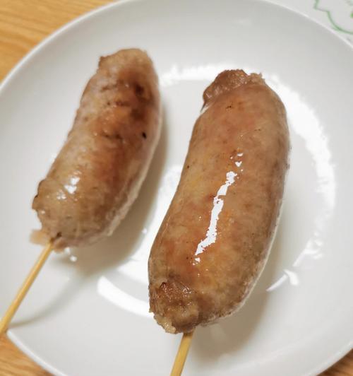 自制热狗肠，享受健康美味（家里也能做的美味热狗肠，健康不添加剂）
