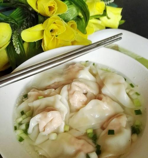 自制清汤抄手，健康美味从自己开始（教你用简单材料做出口感鲜美的抄手）  第3张