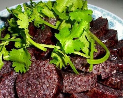 如何自制美味荞面灌肠（一起学习制作荞面灌肠，享受美味佳肴）