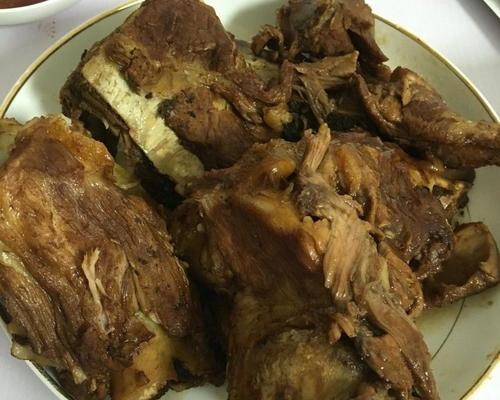 自制酱大骨的做法是什么？如何做出美味的酱大骨？