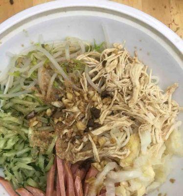 自制火龙果凉面怎么做？有哪些步骤和技巧？  第2张