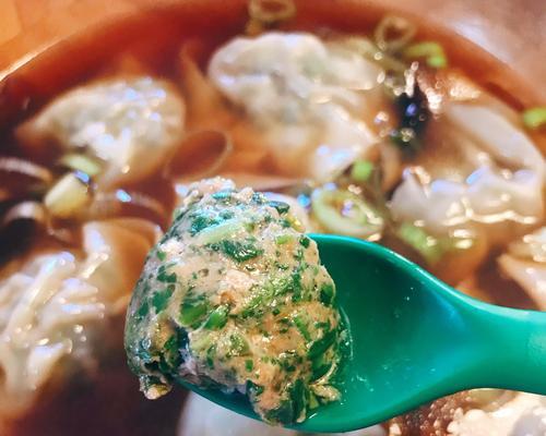自制馄饨肉的做法是什么？如何确保肉馅鲜嫩多汁？  第2张