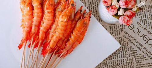 灼烤大虾的做法是什么？如何确保大虾鲜嫩多汁？