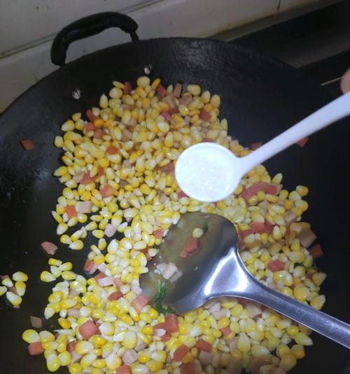 煮玉米的小窍门的做法是什么？如何做出鲜嫩多汁的玉米？  第2张