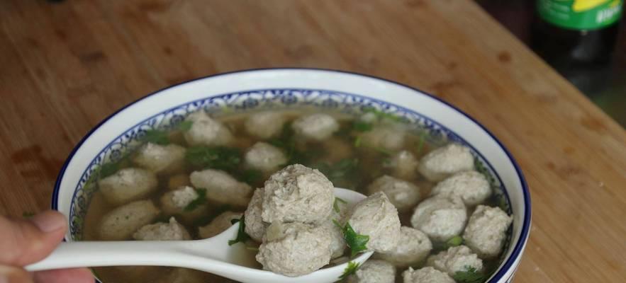 煮肉丸子汤的做法是什么？如何煮出鲜美的肉丸子汤？  第2张