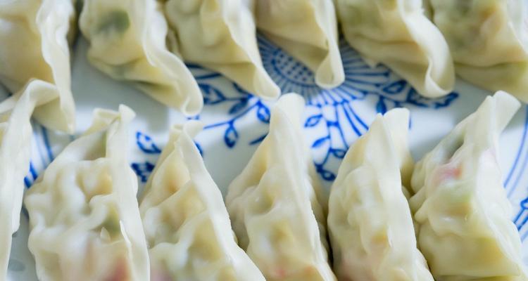 煮饺子不沾不破皮的做法是什么？如何保证饺子完整不粘锅？  第2张