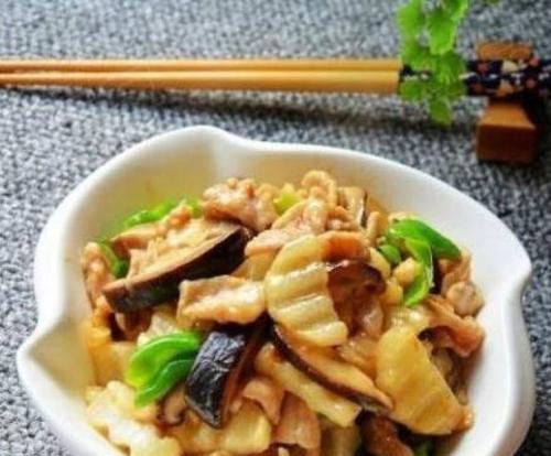 竹笋木耳炒肉怎么做？步骤和技巧有哪些？  第2张