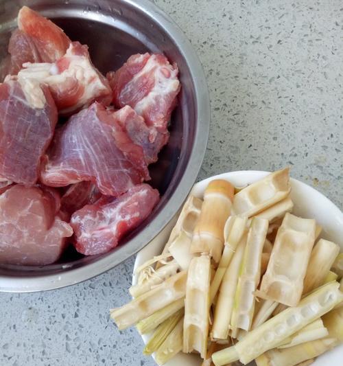 竹笋炖排骨的做法是什么？如何炖出鲜美的排骨？