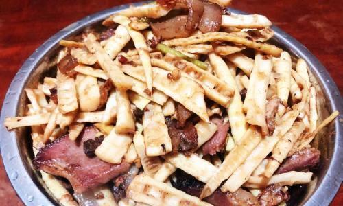 竹笋炒腊肉的做法是什么？如何炒出美味的竹笋腊肉？  第2张