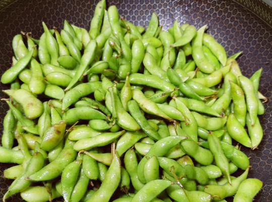 蒸毛豆怎么做才好吃？步骤和技巧是什么？  第2张