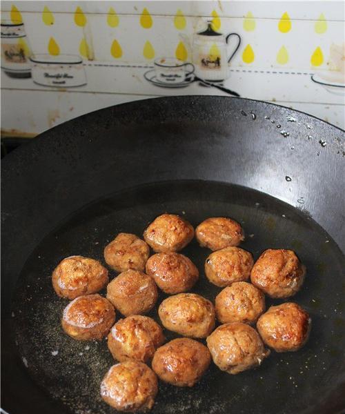 蒸萝卜肉丸子怎么做？步骤和技巧有哪些？  第2张