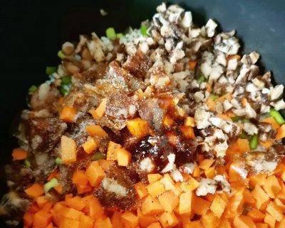 蒸蜂蜜黑糯米饭的做法是什么？如何蒸制出香甜可口的黑糯米饭？  第3张