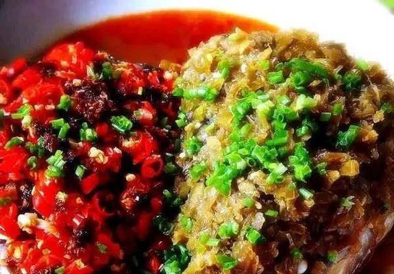 蒸剁椒鳙鱼的做法是什么？如何确保鱼肉鲜嫩入味？