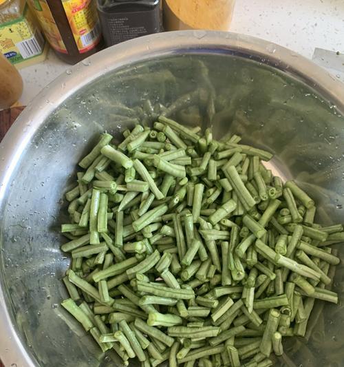 蒸豆角怎么做才好吃？详细步骤和技巧是什么？