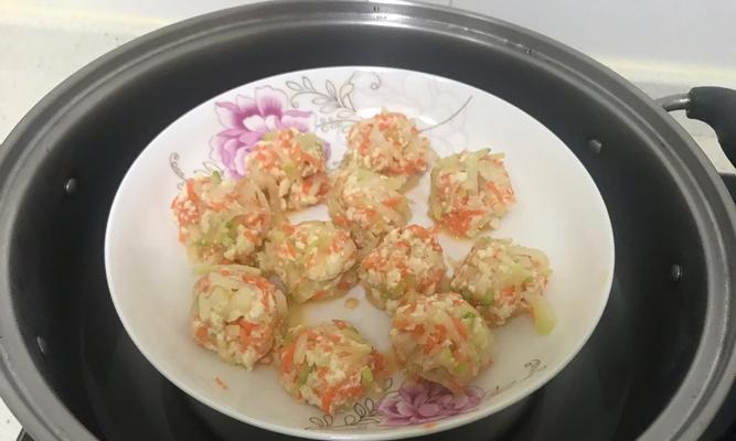 蒸豆腐丸子的做法是什么？如何做出鲜嫩多汁的豆腐丸子？  第3张