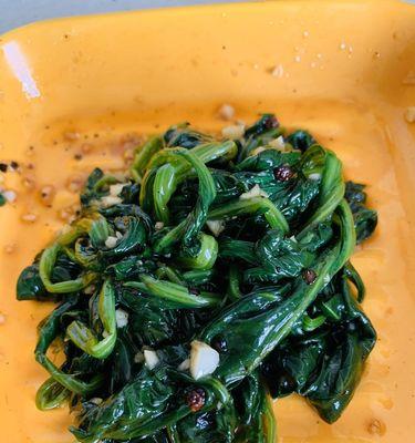 蒸菠菜的做法是什么？如何蒸出鲜嫩可口的菠菜？  第2张