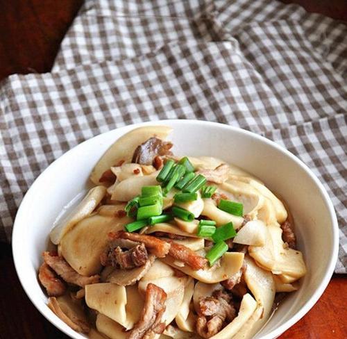 蒸饼夹肉丝的做法是什么？如何在家轻松制作？  第2张