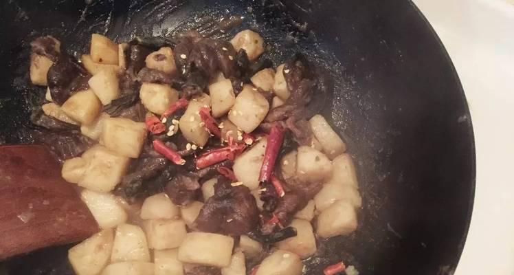 榛蘑炒土豆怎么做？步骤和技巧有哪些？  第3张