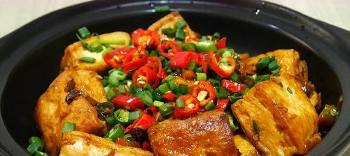 真菌煲怎么做？有哪些步骤和技巧？