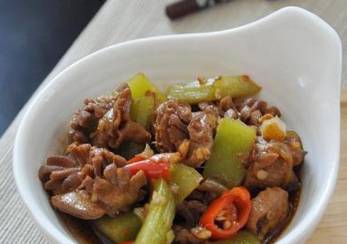 胗球炒酸菜的做法是什么？如何炒出美味的胗球酸菜？