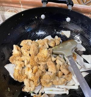 珍珠绣球扣猴头菇怎么做？步骤和技巧是什么？  第2张