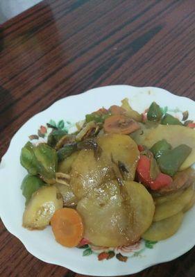 珍选捞汁土豆片的做法是什么？如何在家轻松制作？