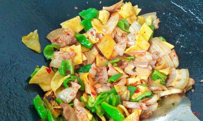 油条回锅肉的做法是什么？如何在家轻松制作？  第2张