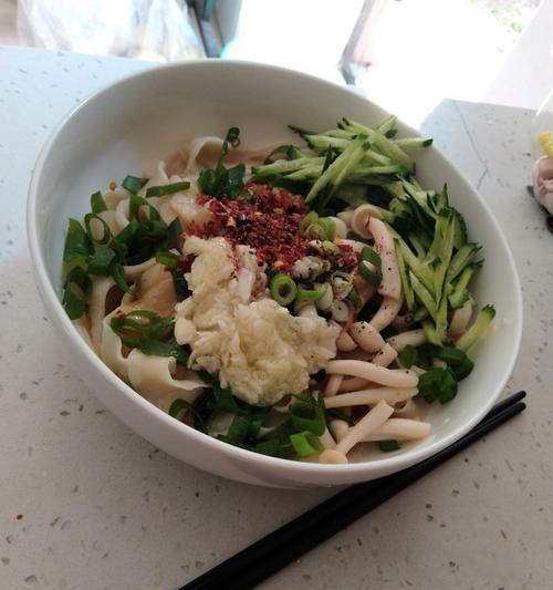 油泼面家常的做法？如何在家轻松制作正宗油泼面？