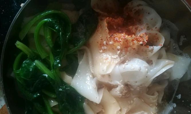 油泼饺子怎么做？步骤和技巧是什么？