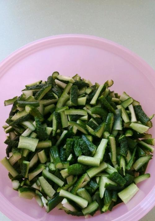 油泼多味黄瓜条怎么做？有哪些步骤和技巧？