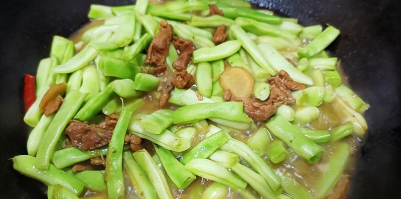 油泼豆角怎么做？有哪些步骤和技巧？