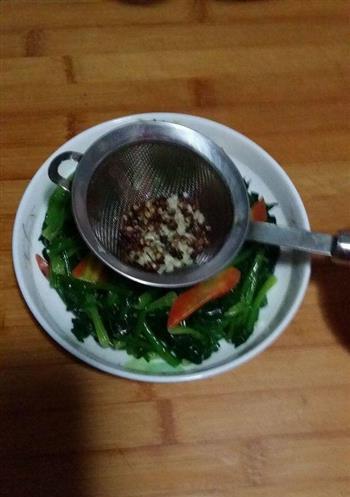油泼菠菜片片怎么做？步骤和技巧有哪些？  第1张