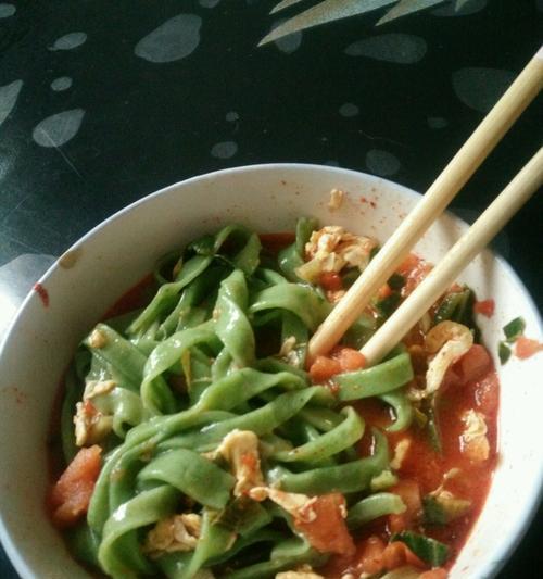 油泼菠菜面怎么做？步骤和技巧是什么？  第1张