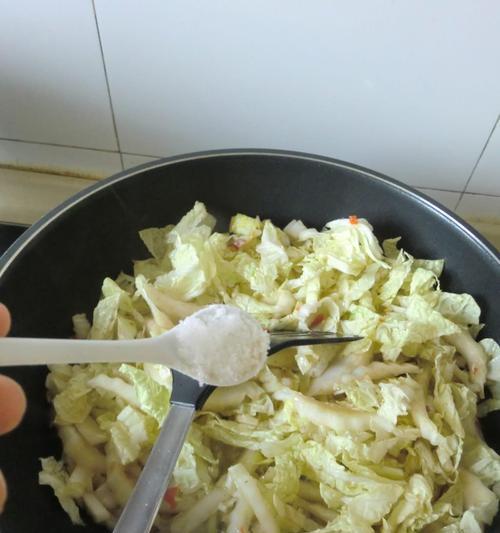 油泼白菜怎么做？步骤和技巧有哪些？