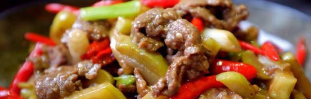 油焖牛肉小辣椒怎么做？步骤和技巧有哪些？  第3张