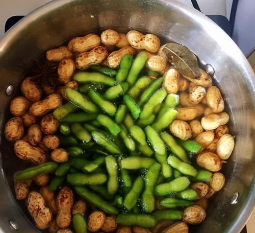 油焖毛豆荚怎么做？步骤和技巧有哪些？  第3张
