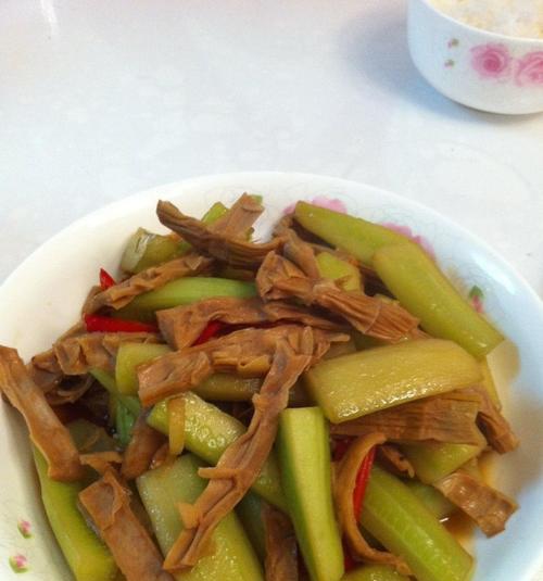 油焖黄瓜怎么做？步骤和技巧有哪些？  第3张
