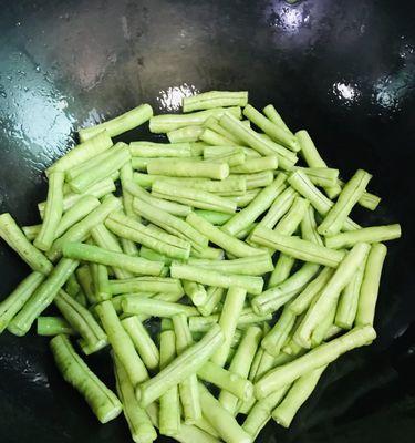 油焖豆角怎么做？步骤详解和常见问题解答？  第1张