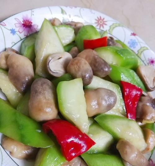 油焖草菇怎么做？步骤和技巧有哪些？