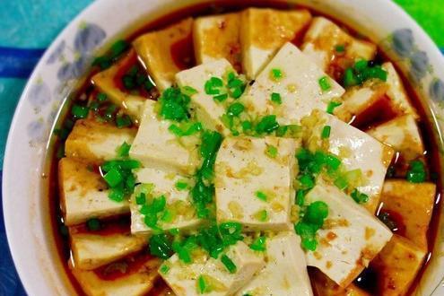 油冒青菜豆腐怎么做？步骤和技巧是什么？