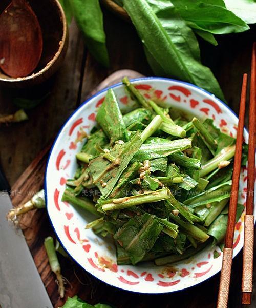 油麦凉拌菜的做法是什么？步骤详解及常见问题解答？  第3张