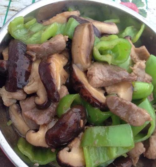 油麦菜炒香菇怎么做？步骤和技巧有哪些？  第2张