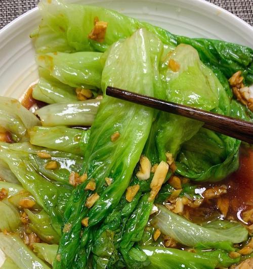 油淋生菜怎么做？步骤和技巧是什么？
