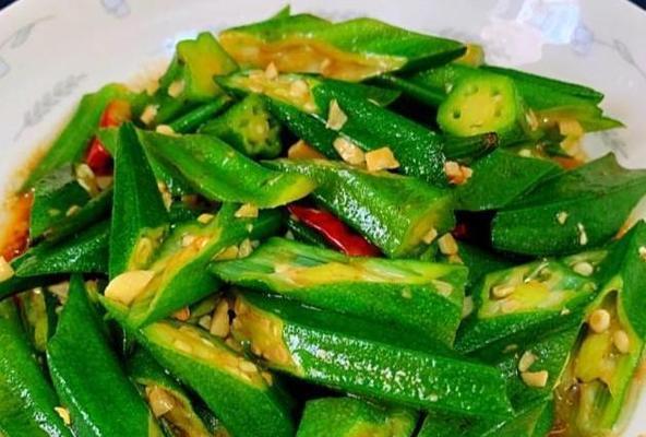 油淋青椒怎么做才好吃？步骤和技巧是什么？