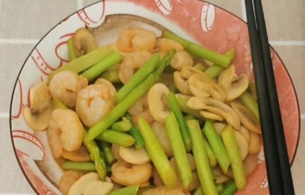 油淋芦笋配海菜窝头怎么做？步骤和技巧是什么？  第3张