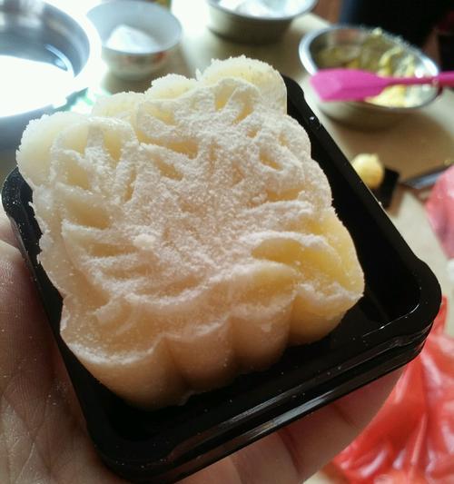 油栗绿豆沙冰皮月饼怎么做？详细步骤和技巧是什么？  第3张