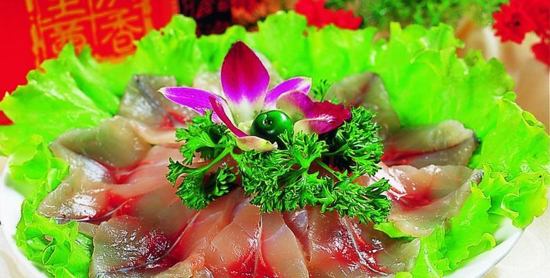 油浸开屏草鱼怎么做？步骤和技巧是什么？