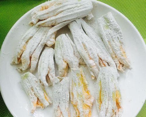 油煎南瓜花怎么做？有哪些步骤和技巧？  第2张